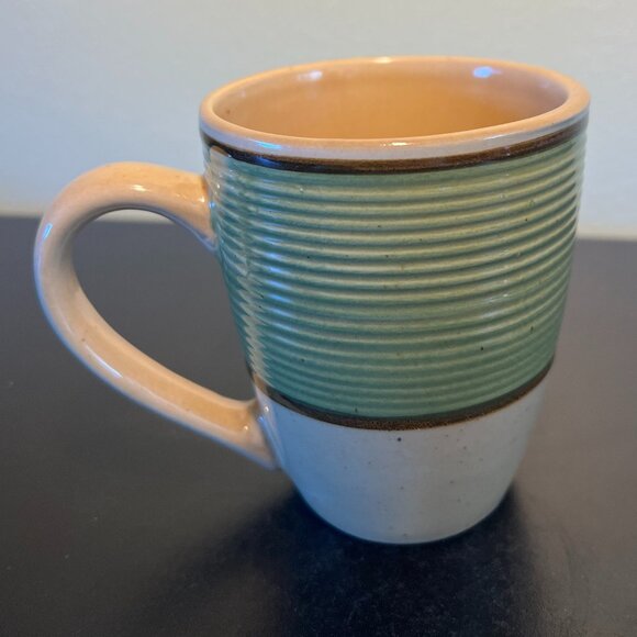 Retro Gibson Designs RETREAT GREEN Embossed Rings Stoneware Coffee Mug - Picture 1 of 7